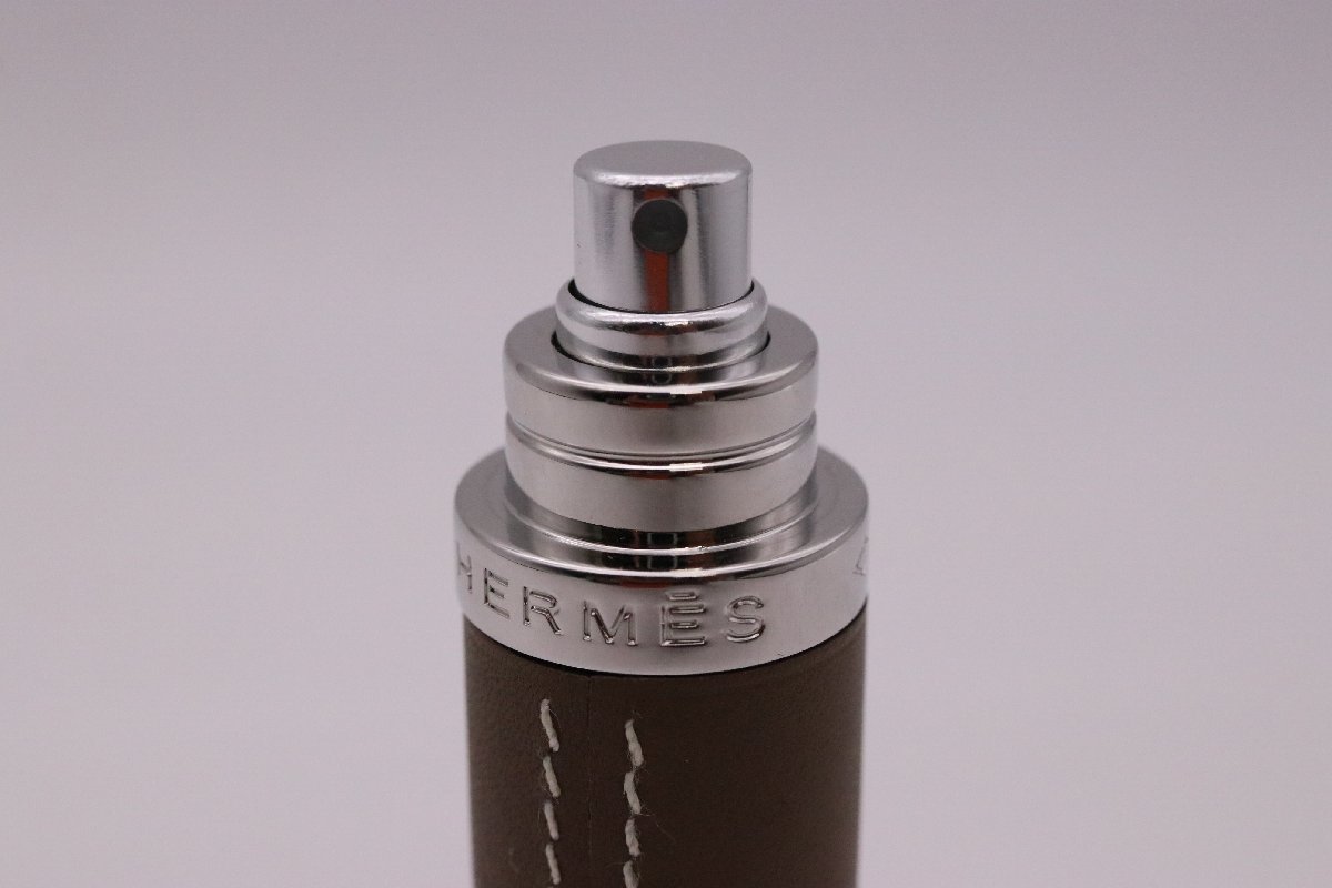 【中古美品】HERMES エルメス パフュームケース レフィラブル アトマイザー ケース 香水 スイフト エトゥープ ユニセックス 完品【漂亮】