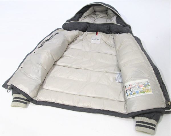 MONCLER (モンクレール) トリコロールトリミング フルジップ ダウン