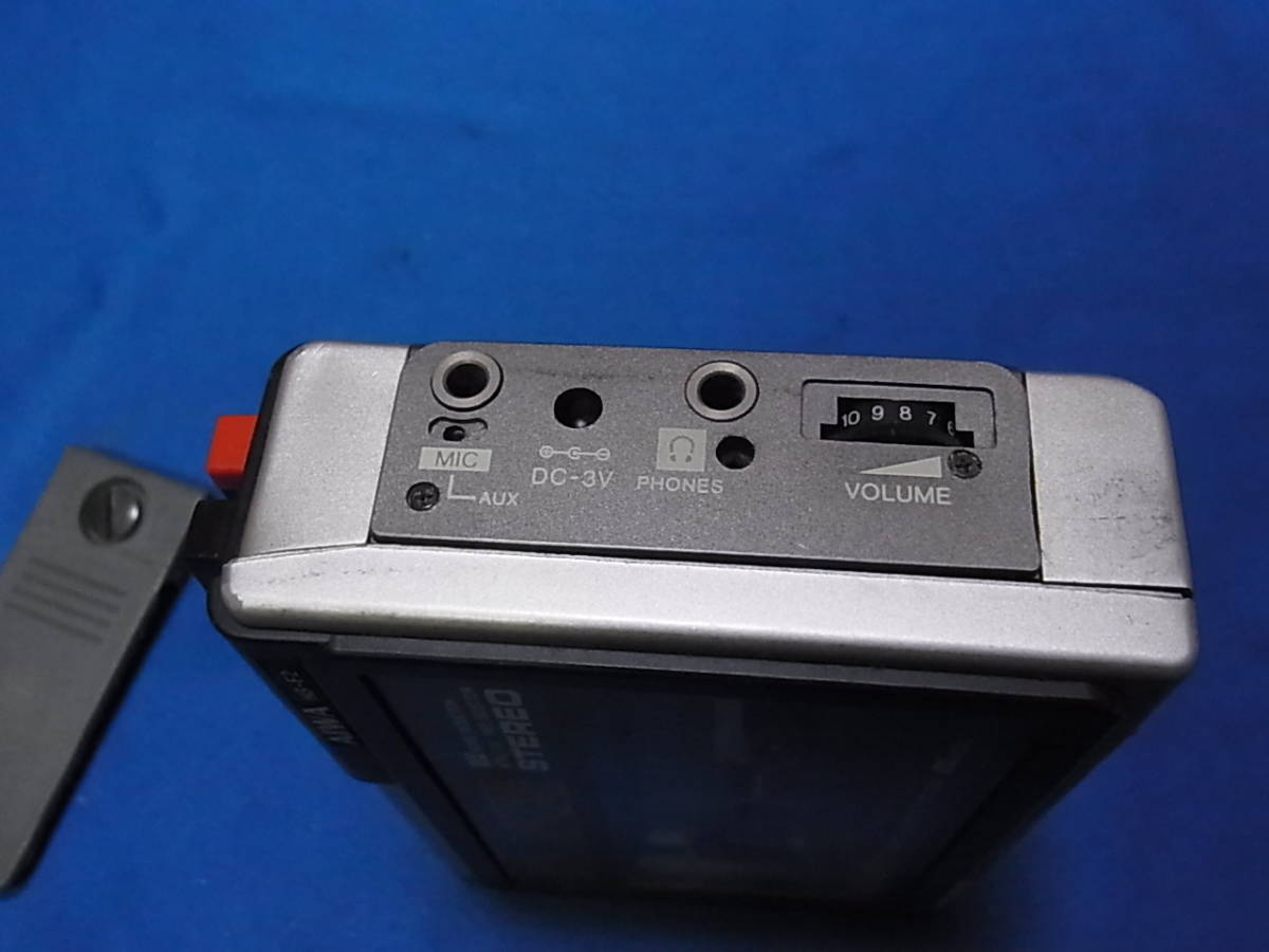 AIWA HS-P20 ステレオカ オーディオ機器 セットプレーヤー 赤 動作