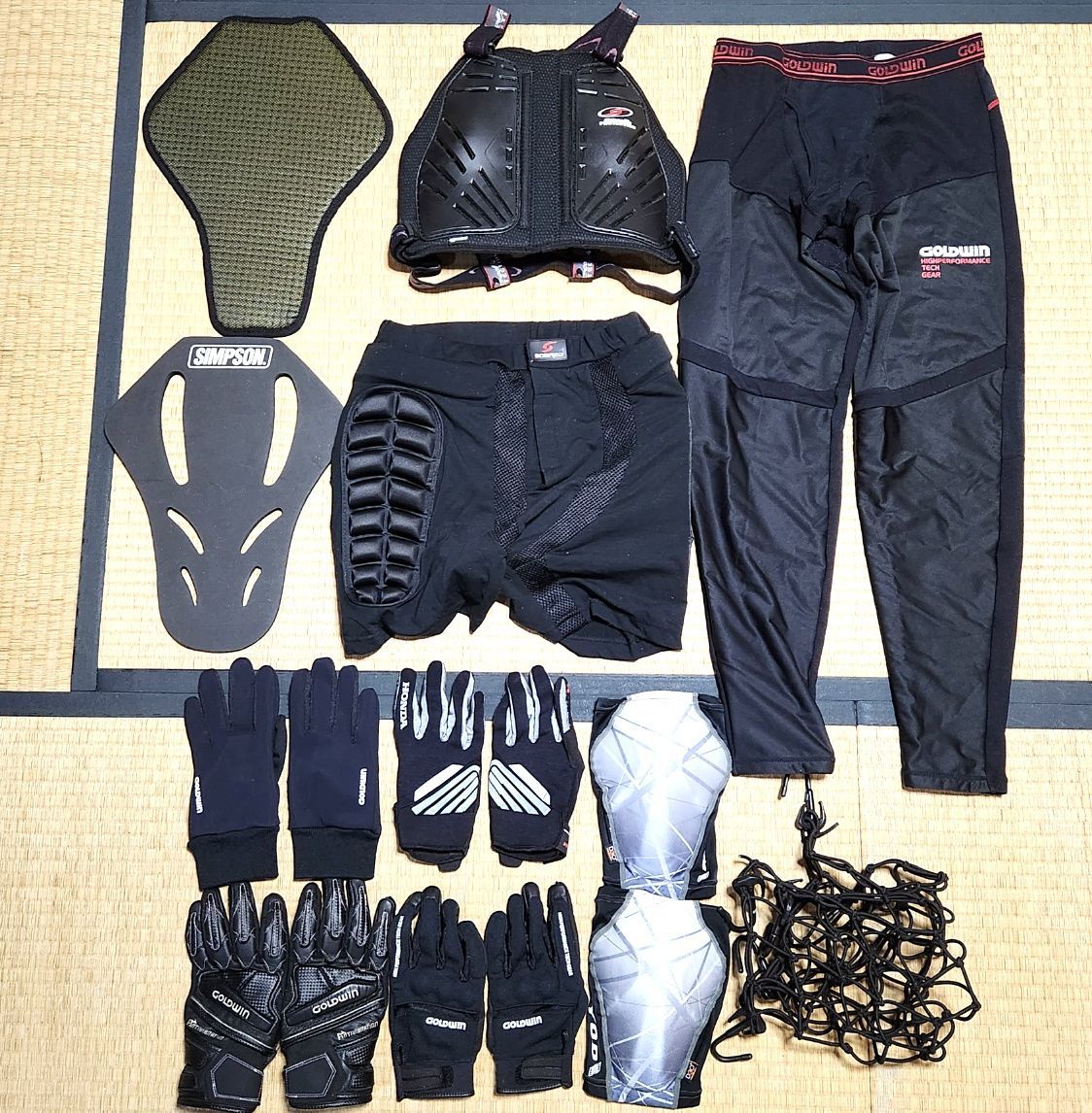  大量セット バイク グローブ プロテクター アンダーウェア Lサイズ他 ヒョウドウ D3O GOLDWIN他 100s23-4294(バイクウエア、装備)｜売買されたオークション情報、yahooの商品情報をアーカイブ公開 - その他