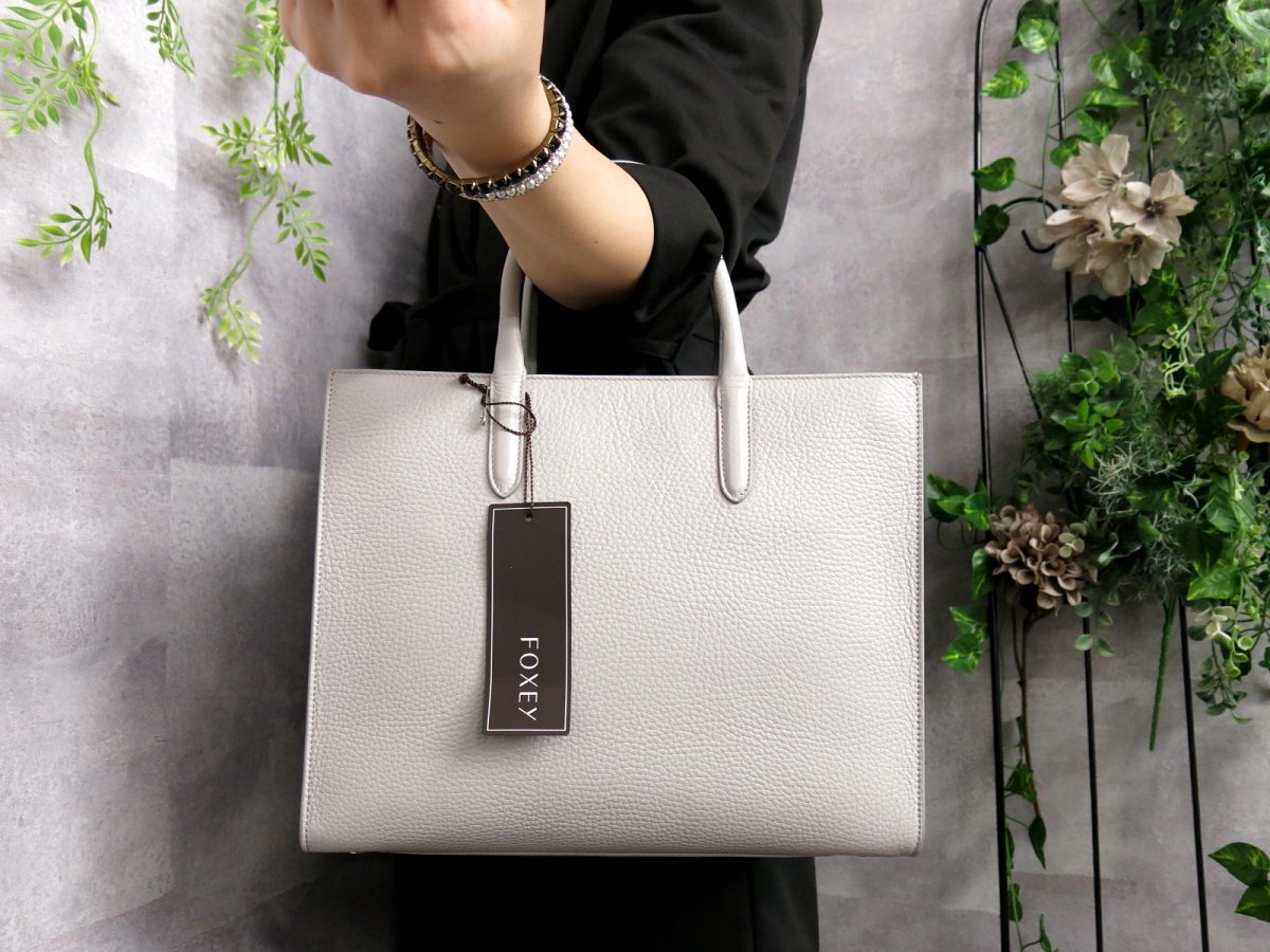 ○超美品○FOXEY フォクシー○ブティック○カーフ レザー 本革○ハンド 