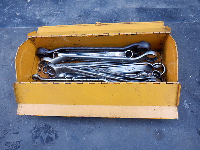 大量のメガネレンチ　両口メガネレンチ　めがねレンチ　工具箱付　大量まとめ売り