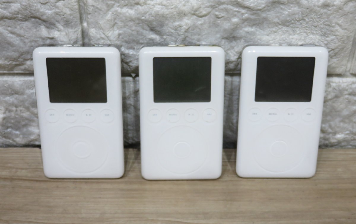 ジャンク品Apple iPod 第3世代 15GB 本体 動作確認なし オーディオ機器