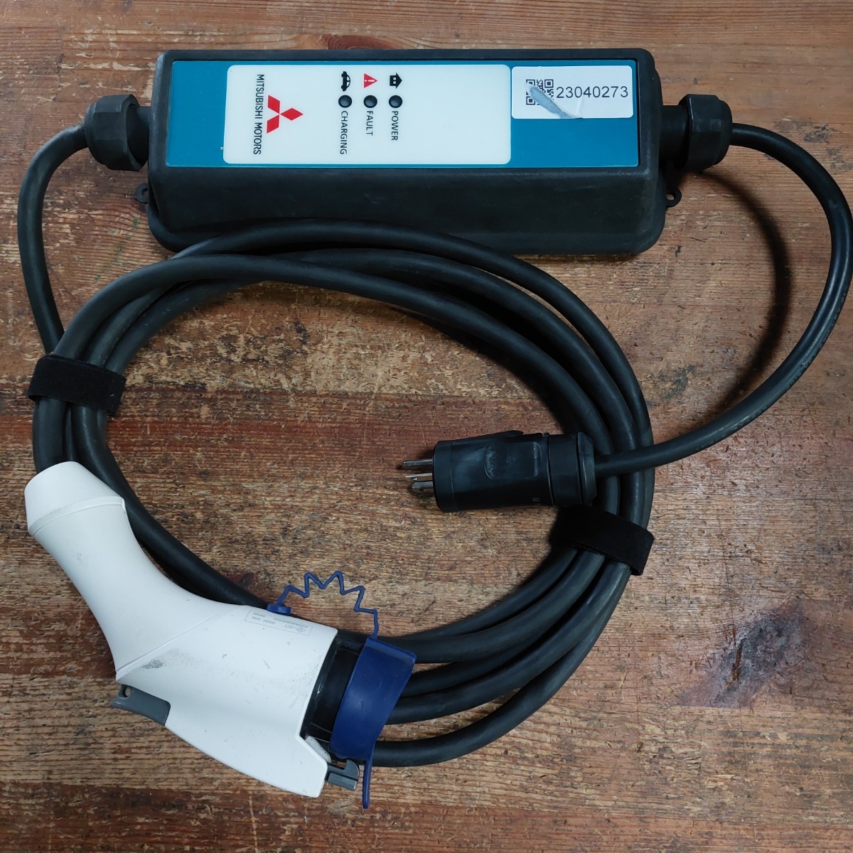 三菱アウトランダーPHEV純正充電ケーブル200V 5m 020【メーカー公式