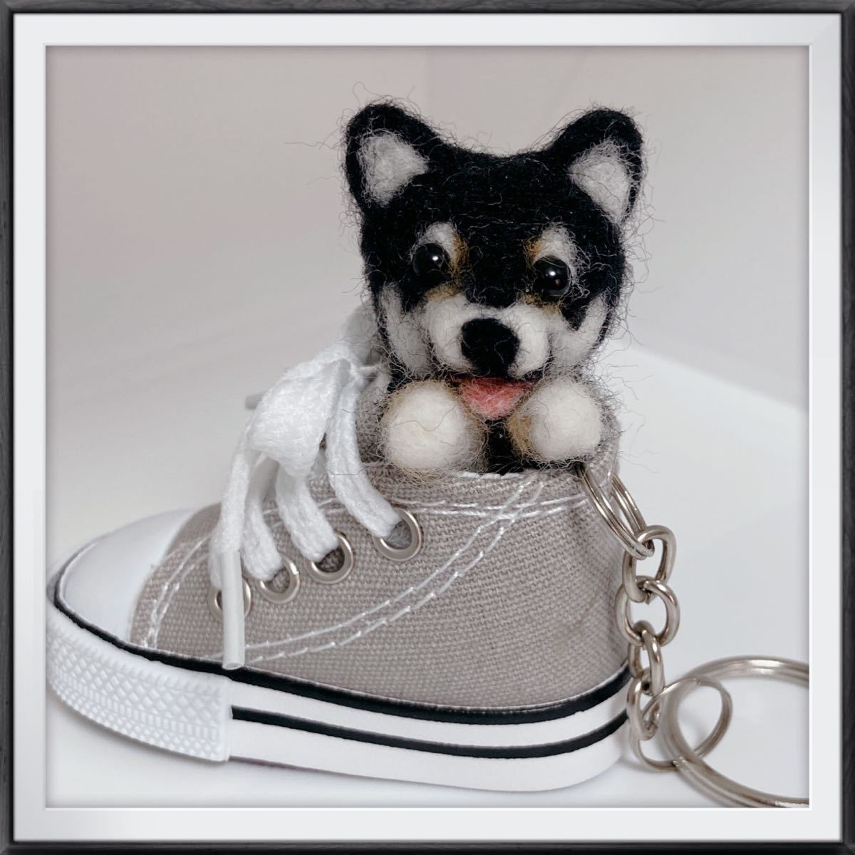 ハンドメイド 羊毛フェルト 柴犬 スニーカー キーホルダー 犬