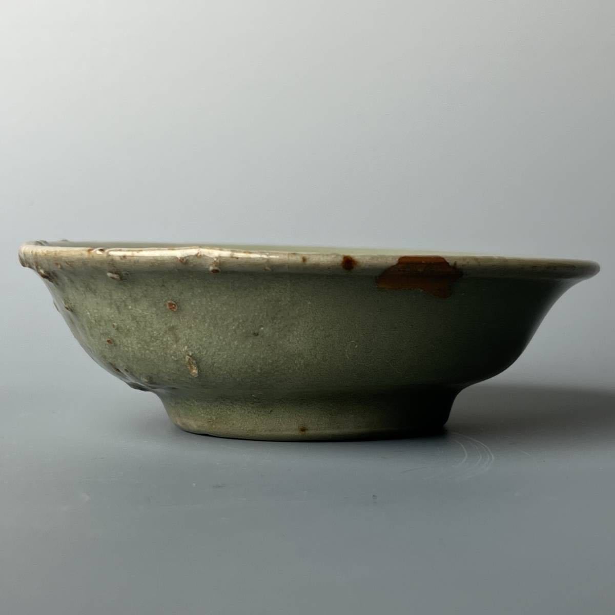中国古玩 龍泉窯 青磁端反鉢 【青】龍泉窯 青磁端反盤 明初 十四世紀 天龍寺 中国古玩 中国美術 旧家蔵出品 A510