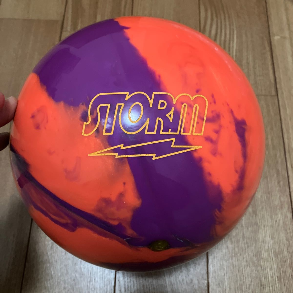 ソーラーパララックス 15P 新品 ボウリングボール STORM