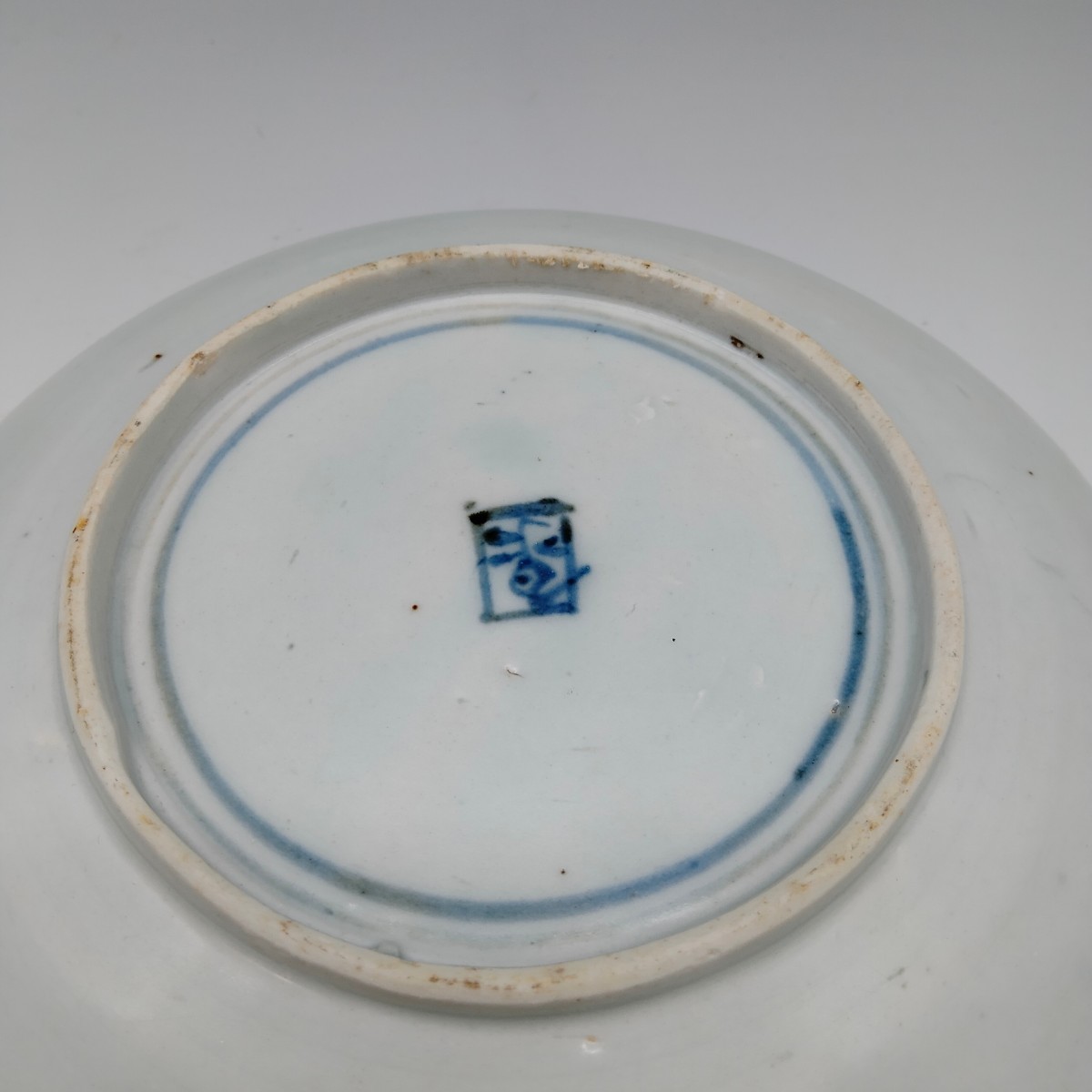 旭】明時代 染付菊花紋皿 H4.2cm，D19cm，344g 有田焼 | 深川製