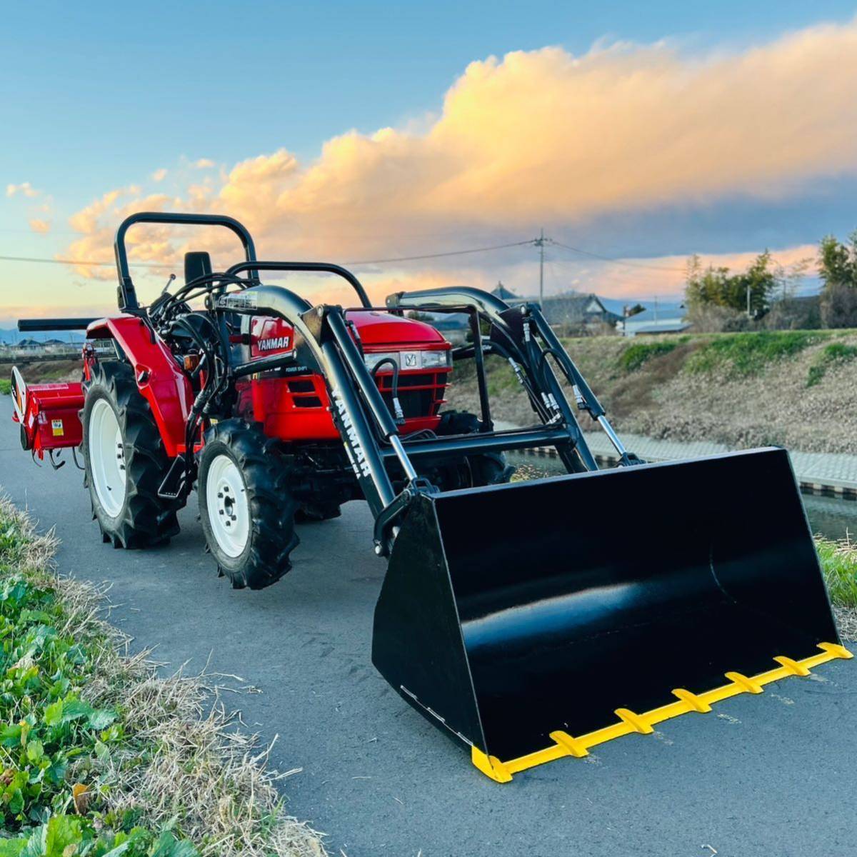 ヤンマートラクター AF270 ☆ 27馬力 ☆ 471 時間 ☆ パワステ ☆ 4WD