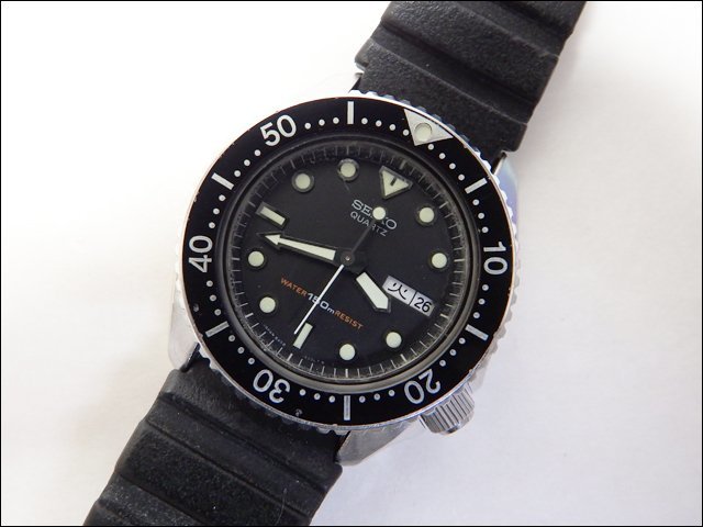 動作品 SEIKO/セイコー◆ダイバーズウォッチ/6458-6000◆クオーツ デイデイト 黒文字盤 ねじ込み式リューズ 本体のみ
