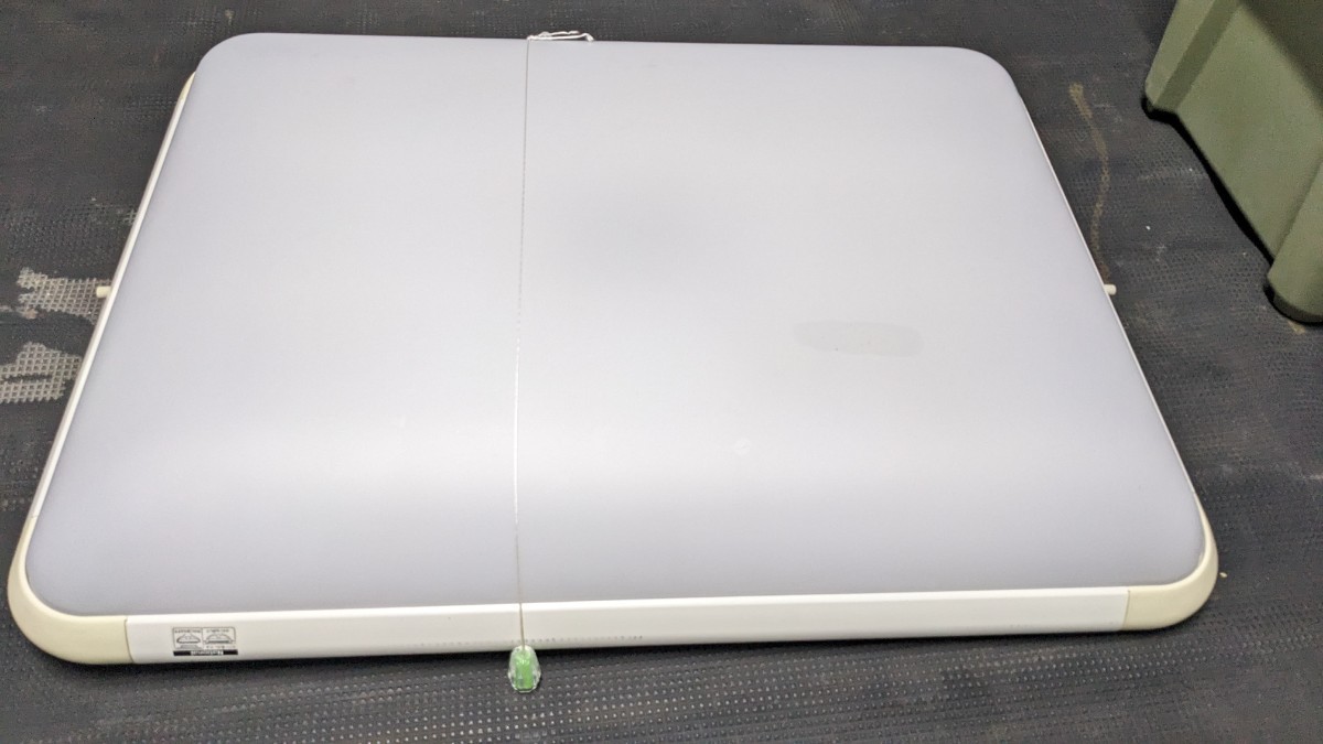 照明器具　四角い蛍光灯_1