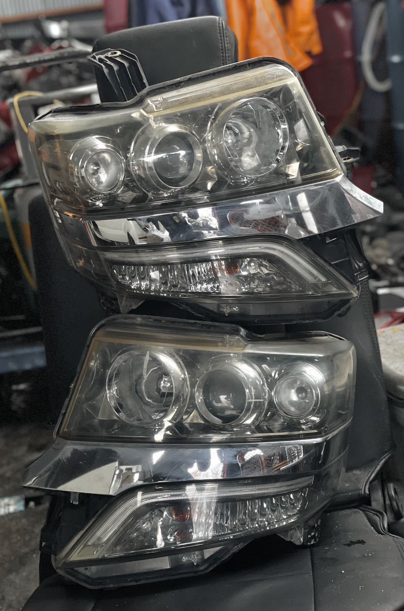 美品/N-BOXカスタム JF1 JF2 ヘッドライト 左右キセノン HID LED 