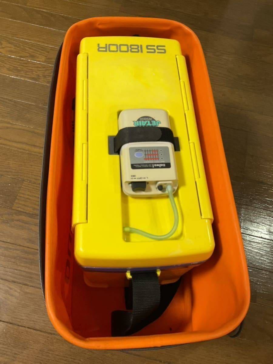 ダイワ　DAIWA 囮缶　オトリ缶　SS1800R 　+　DAIWAエアーポンプ　JETAIR214M 　+　SHIMANO キャリーケース　WADER CASE 　中古一式_6