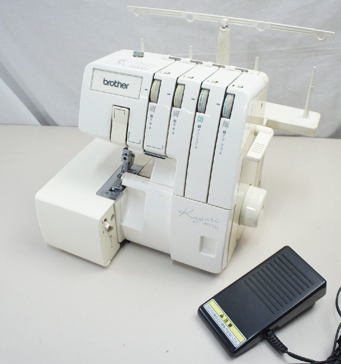 02 ジャンク品 brother ブラザー ロックミシン Kagari SPECIAL EXXE TE4-B245 ホームロック ソーイング ...