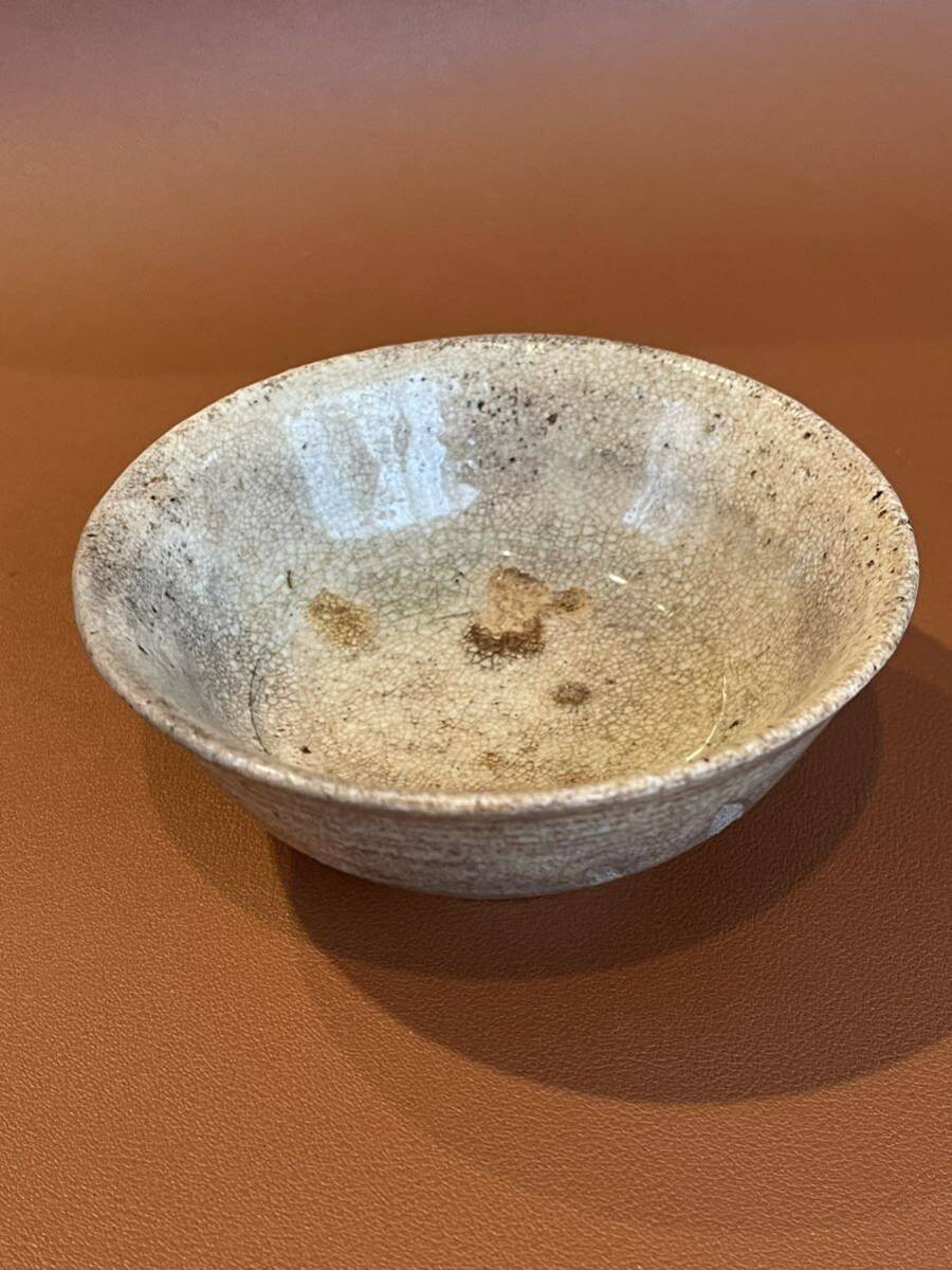 李朝盃 酒器 酒盃 金海手 完品の盃 ぐい呑み 井戸(李朝)｜売買された