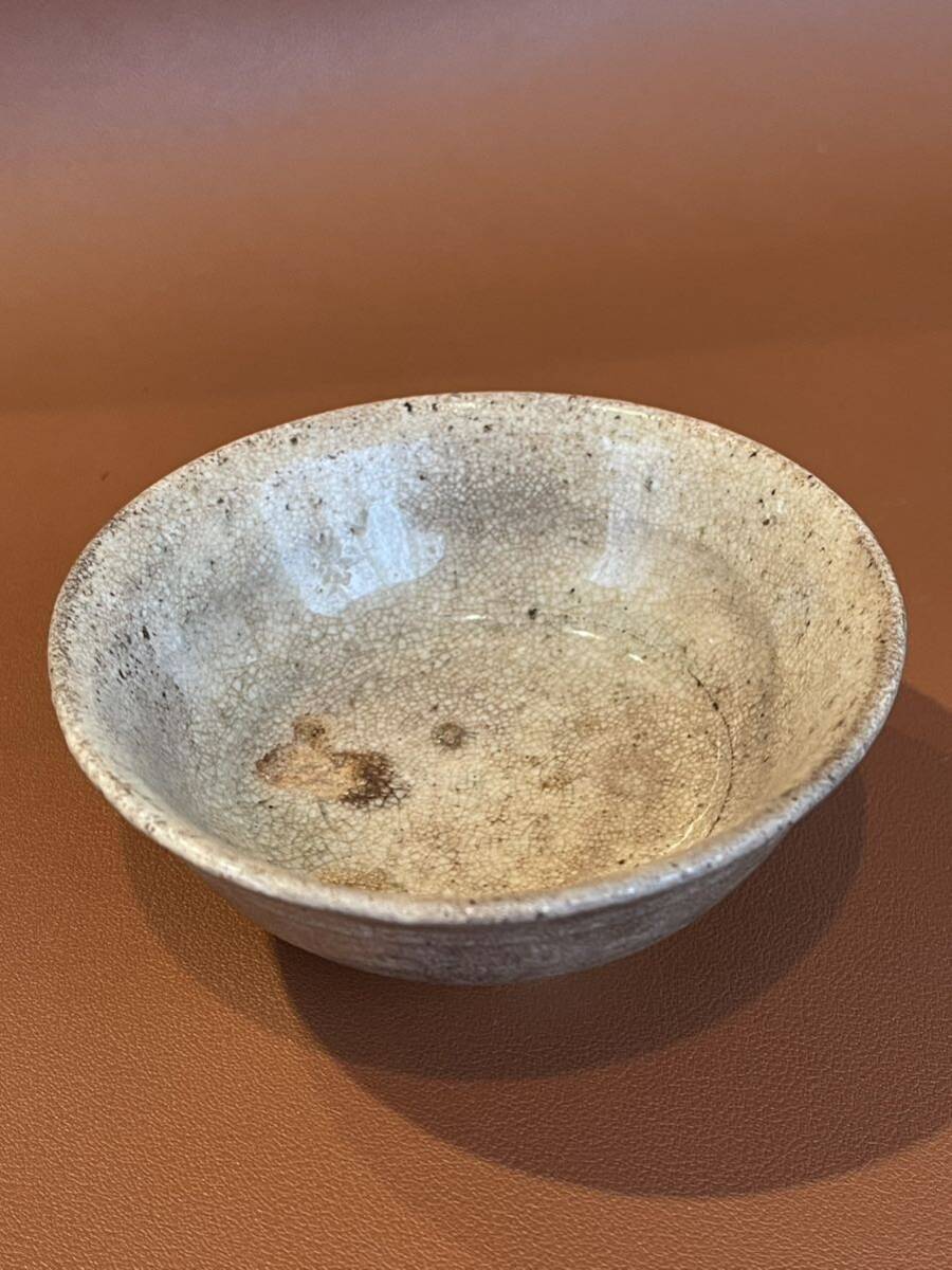 李朝盃 酒器 酒盃 金海手 完品の盃 ぐい呑み 井戸(李朝)｜売買された