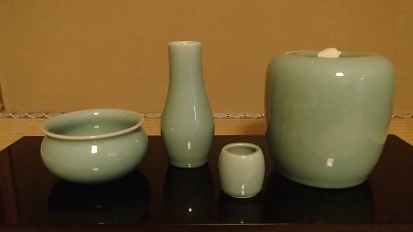 鍋島青磁　最高峰　小笠原長春　造　青磁皆具　茶道具一式　共箱　天然青磁100％ 鍋島青磁皆具 小笠原長春作 鍋島青磁最高峰小笠原長春造青磁皆具茶道具
