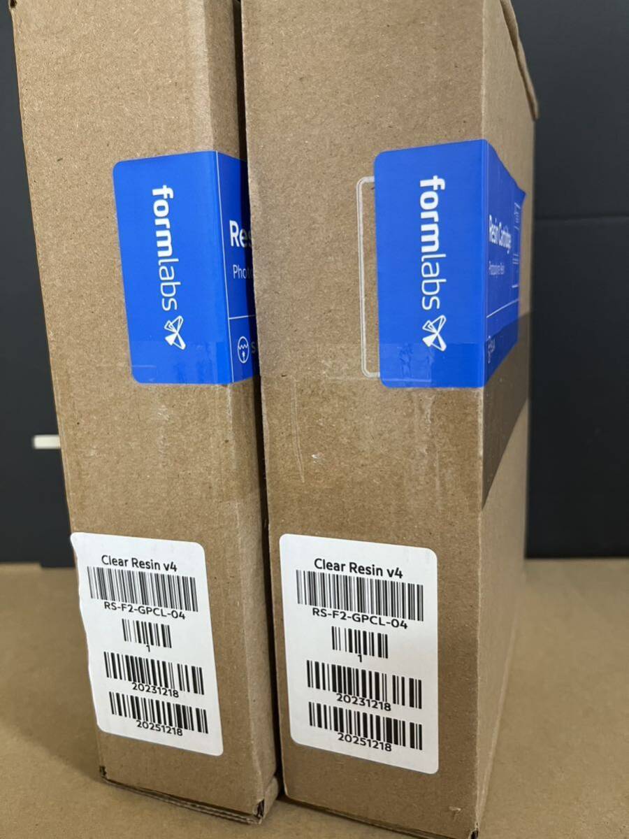 Formlabs Form2/Form3用 クリアレジンカートリッジV4×2本_1