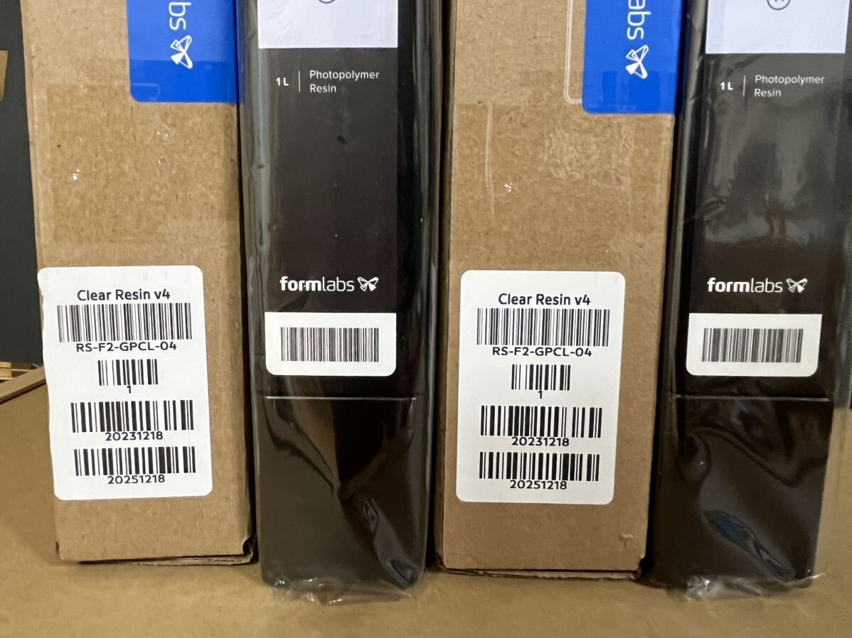 Formlabs Form2/Form3用 クリアレジンカートリッジV4×2本_2