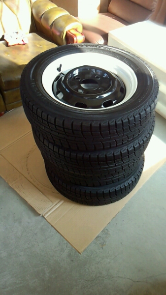 値下げ空冷ビートル 純正タイプホイール スタッドレス 4本 即使用可 使用期間少 空冷 ビートル スタッドレスタイヤ＋ホイールセット vw ワーゲン