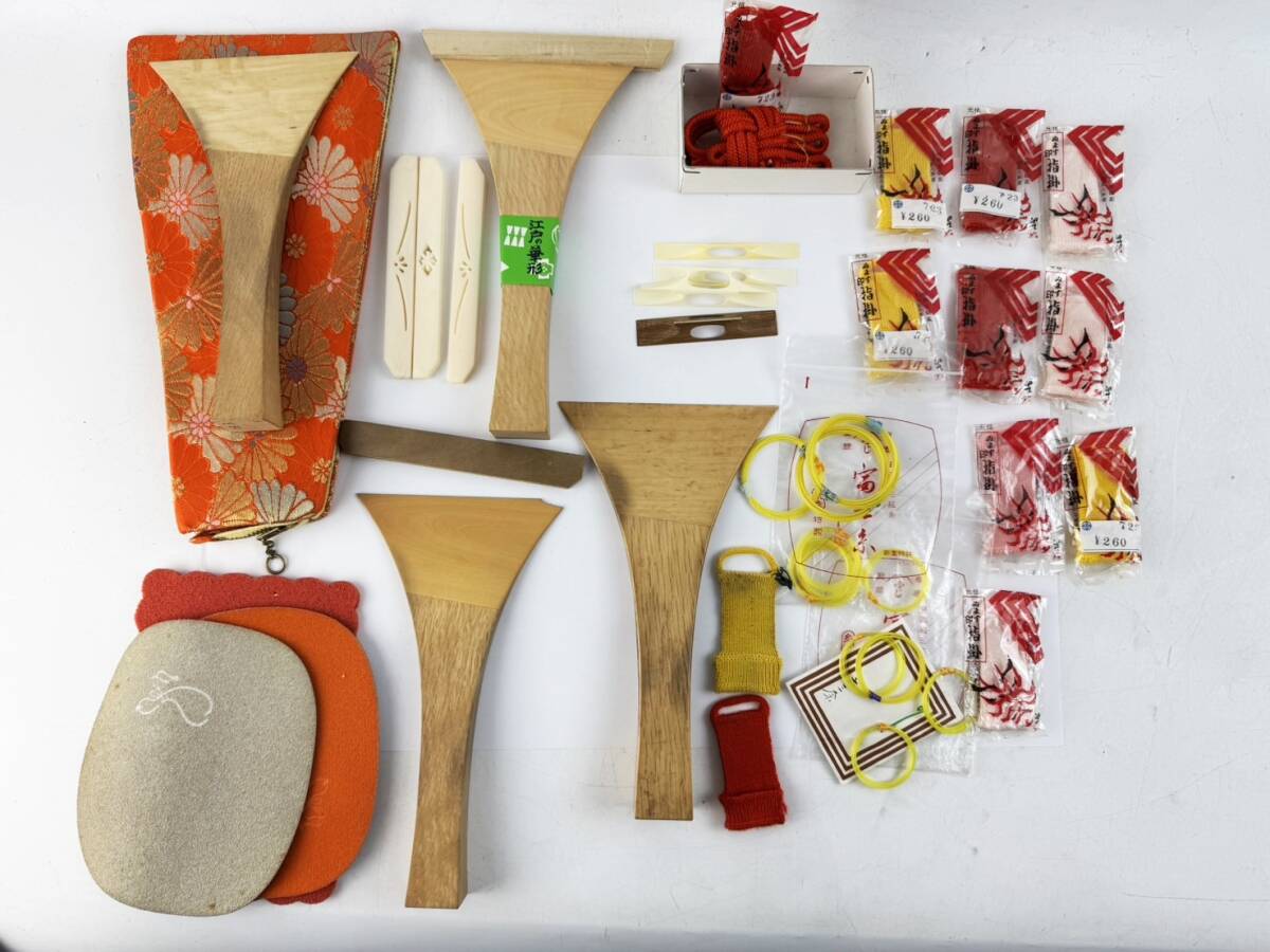 当時物　和楽器　小物　まとめ　バチ　撥　三味線駒　弦　富士糸　和楽器 　指掛　レトロ　1円～_1