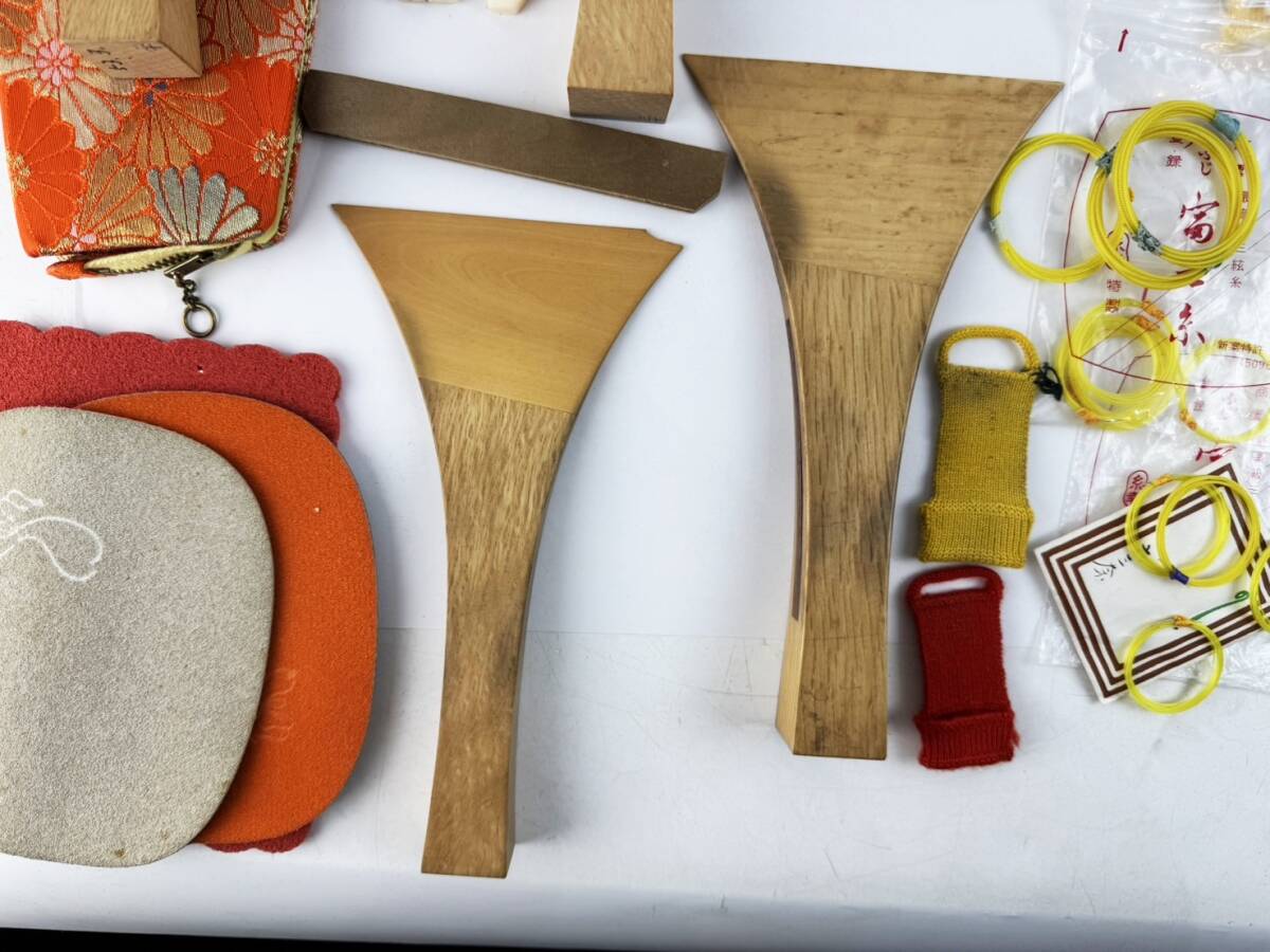 当時物　和楽器　小物　まとめ　バチ　撥　三味線駒　弦　富士糸　和楽器 　指掛　レトロ　1円～_3