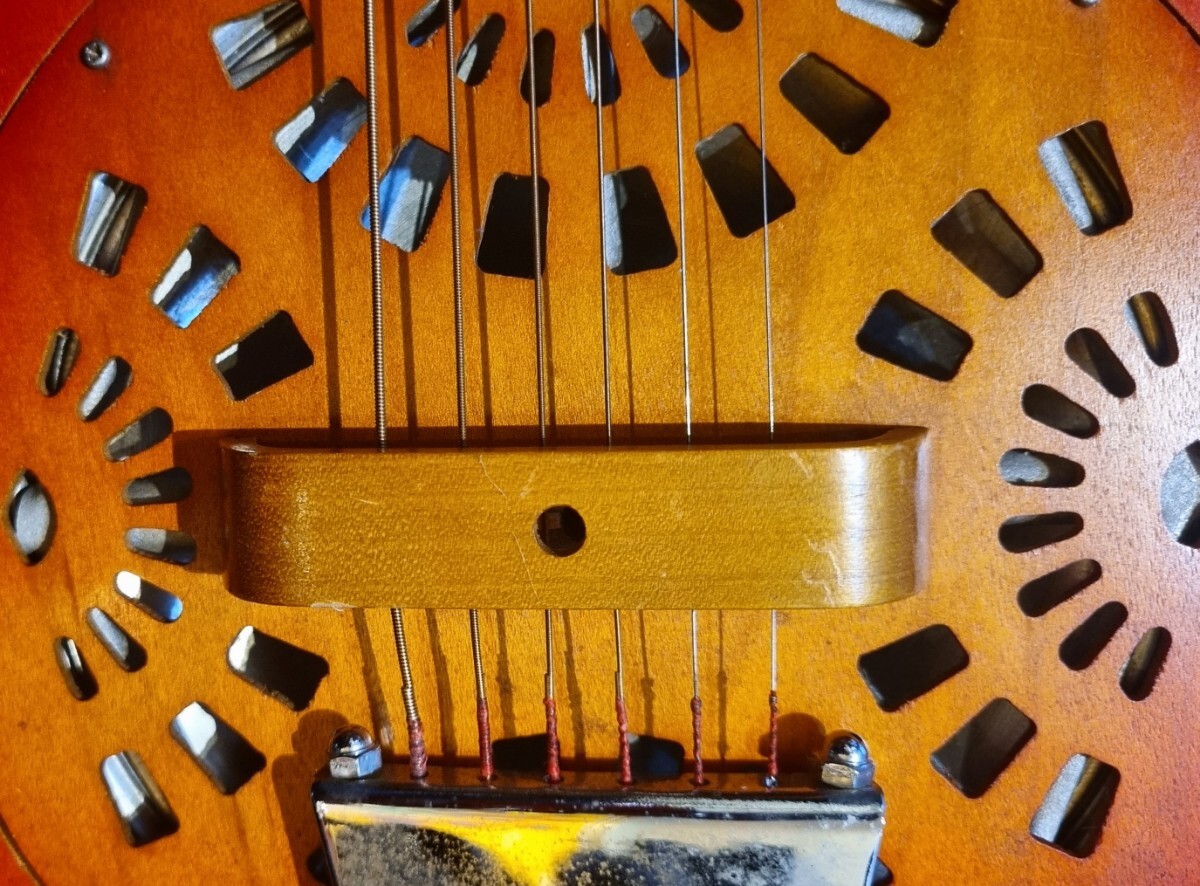 HistoryのトラベルリゾネーターギターD-PACKER スライド本領発揮 持ち運び手軽 弦楽器_7