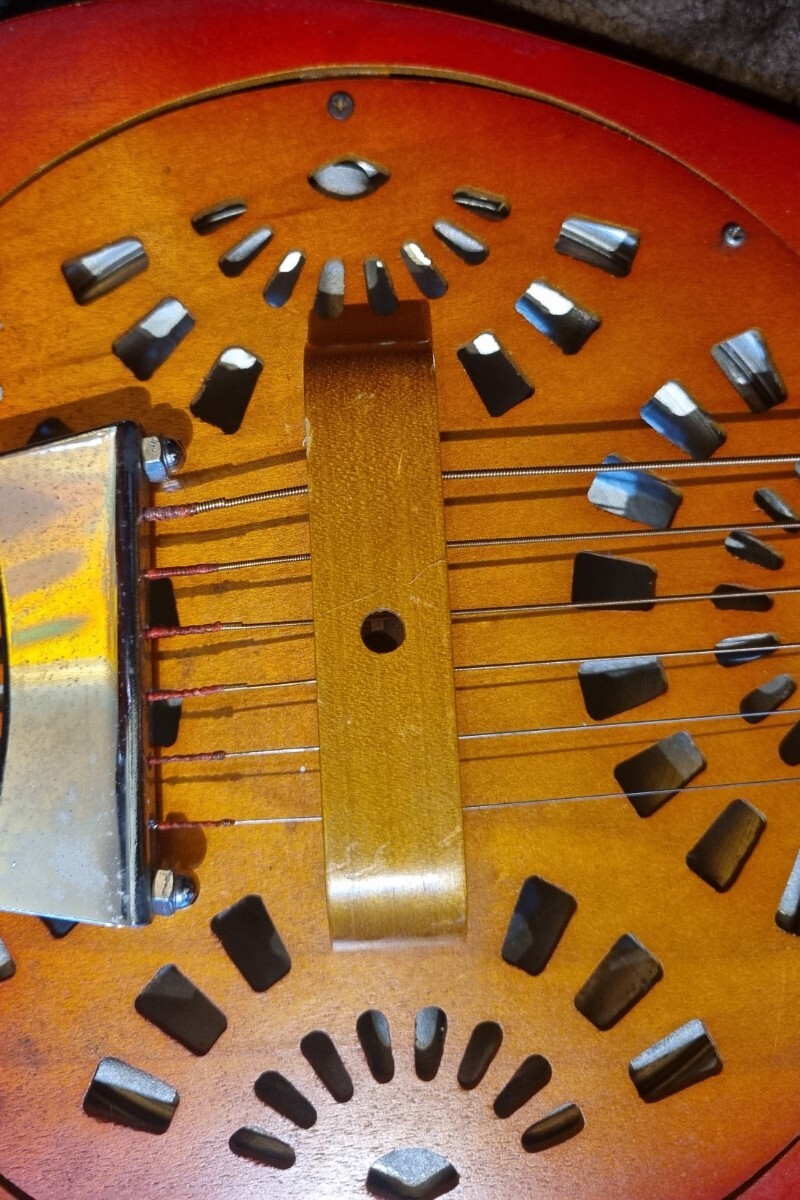 HistoryのトラベルリゾネーターギターD-PACKER スライド本領発揮 持ち運び手軽 弦楽器_8