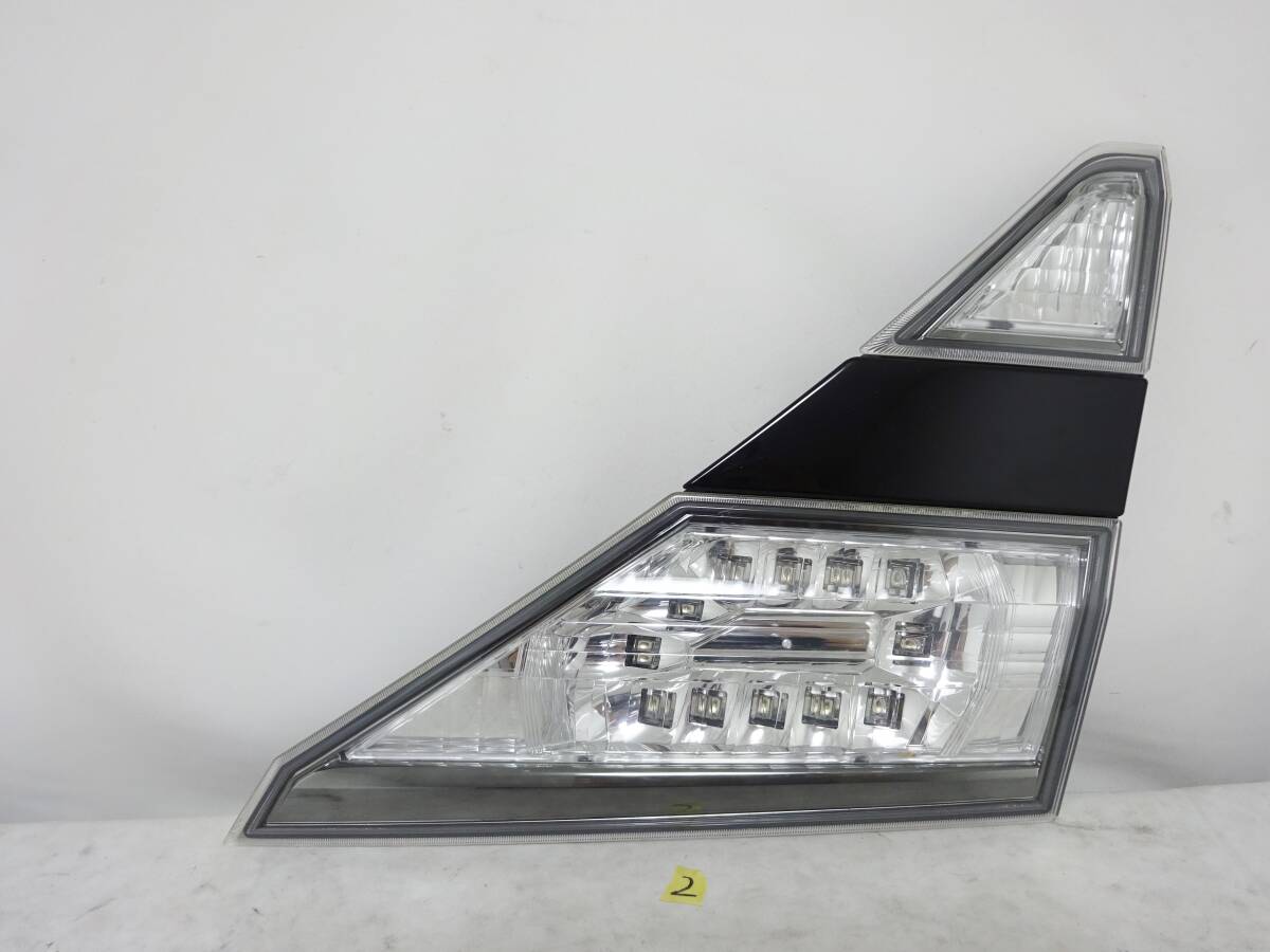 【100%新品，定番人気】 ヴェルファイア 20 25 テールレンズ テールランプ テールライト 右 右側 RH トランク側 ANH20W GGH20W GGH25W ANH25W KOITO 58-35 ②(テールライト)｜売買されたオークション情報、yahooの商品情報をアーカ トヨタ用