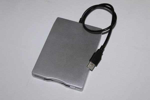 中古　ＵＳＢ　Ｐｏｒｔａｂｌｅ　Ｄｉｓｋｅｔｔｅ　Ｄｒｉｖｅ_1
