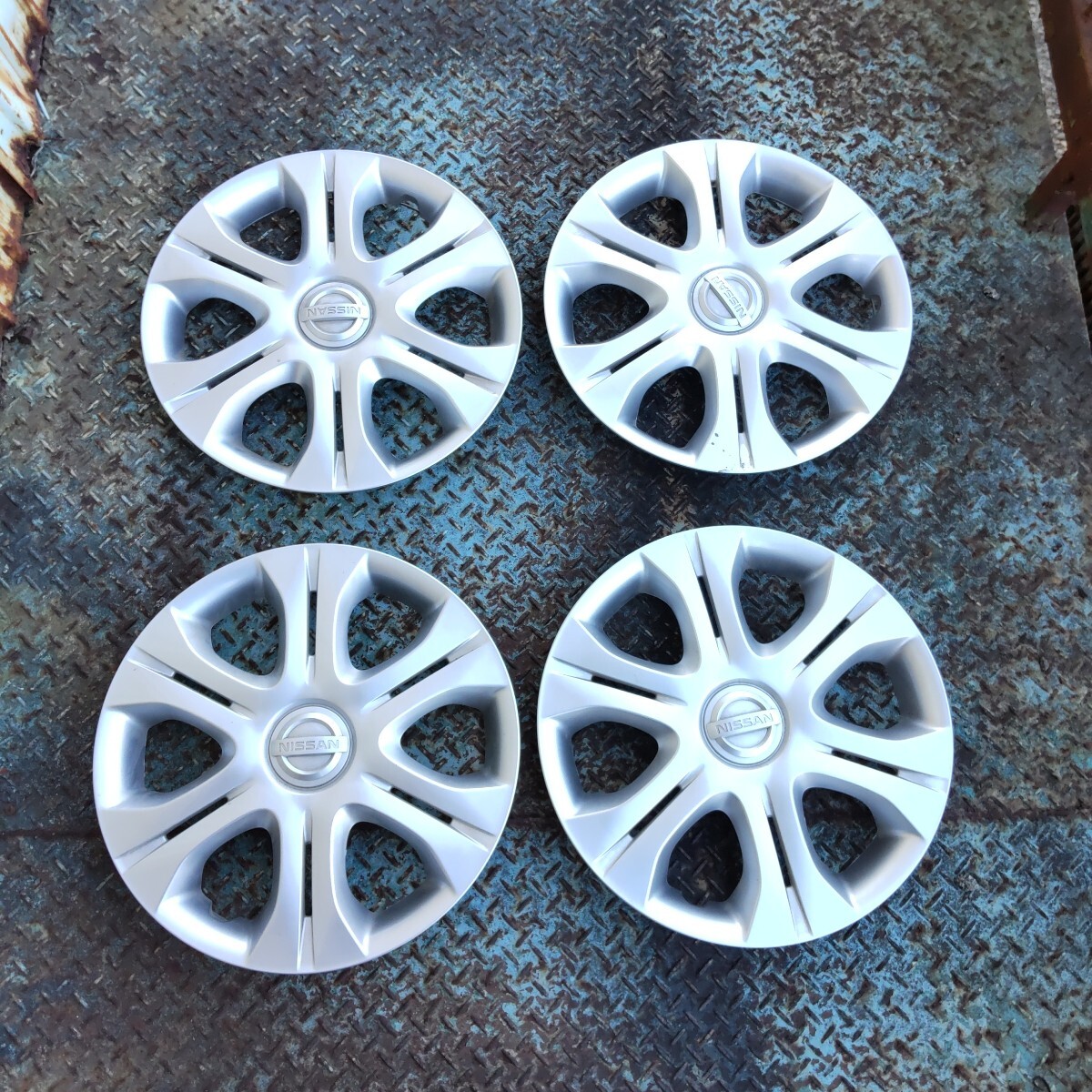 日産 ホイールキャップ ノート E12_1