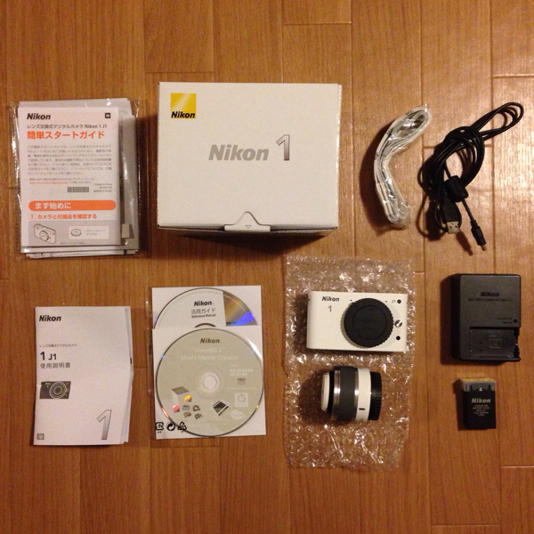 Nikon 1 J1 標準ズームレンズキット ホワイト Nikon 1 J1LK(WH)_1