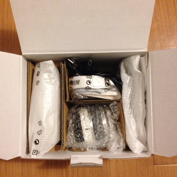 Nikon 1 J1 標準ズームレンズキット ホワイト Nikon 1 J1LK(WH)_3