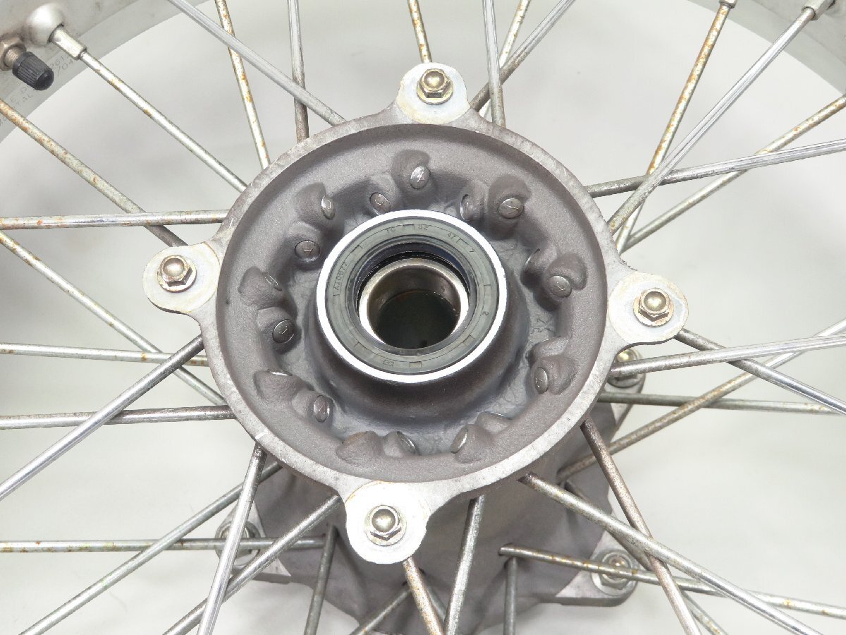 ☆HUSQVARNA/ハスクバーナ SM400R 100th 純正 リアホイール 17×4.25 モタード SM400R ハスクバーナ モタード 新車・中古バイク のカタログ情報 車検付ハスクバーナ