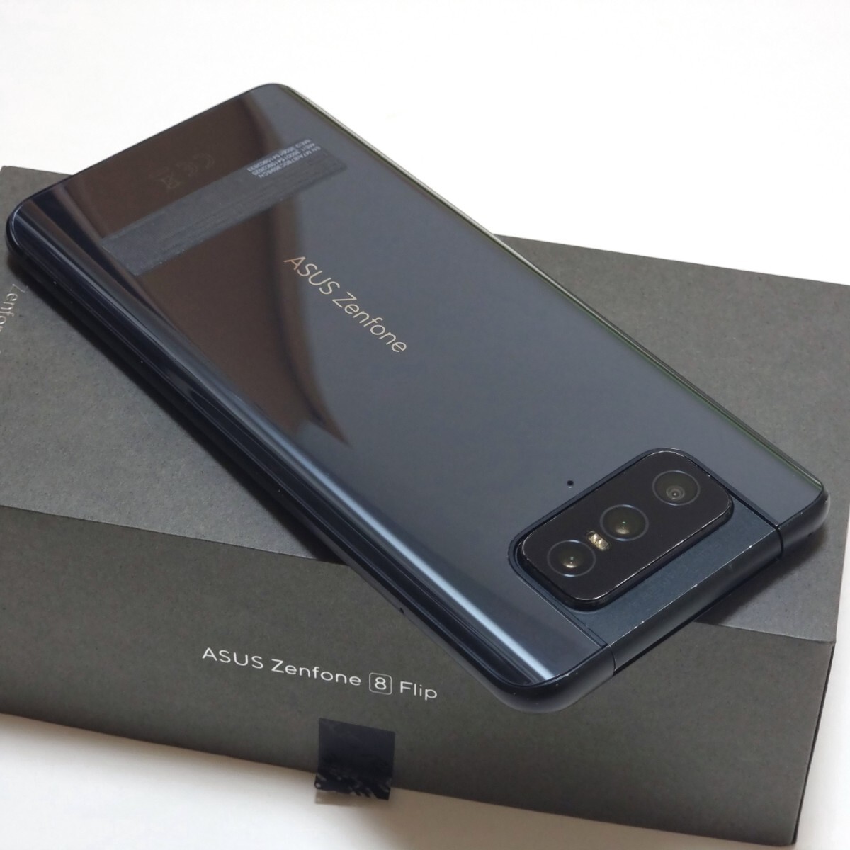 日本版 SIMフリー ASUS Zenfone 8 flip 【公式通販】
