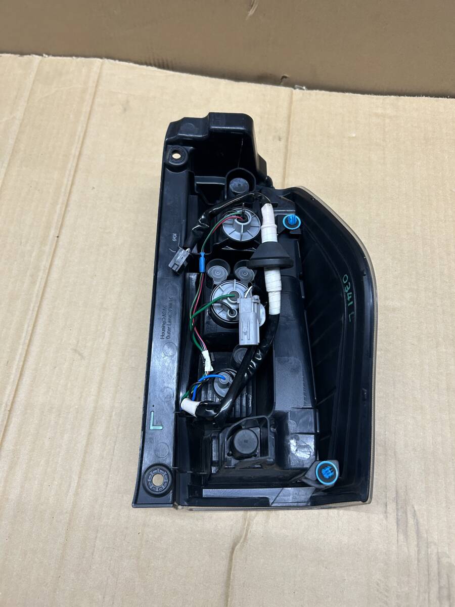 LA600S　LA610S　タントカスタム　トップエディション後期　左テールランプ LA600S トップエディション 後期 M1_4_2 タントカスタムトップエディション タントカスタムla600s