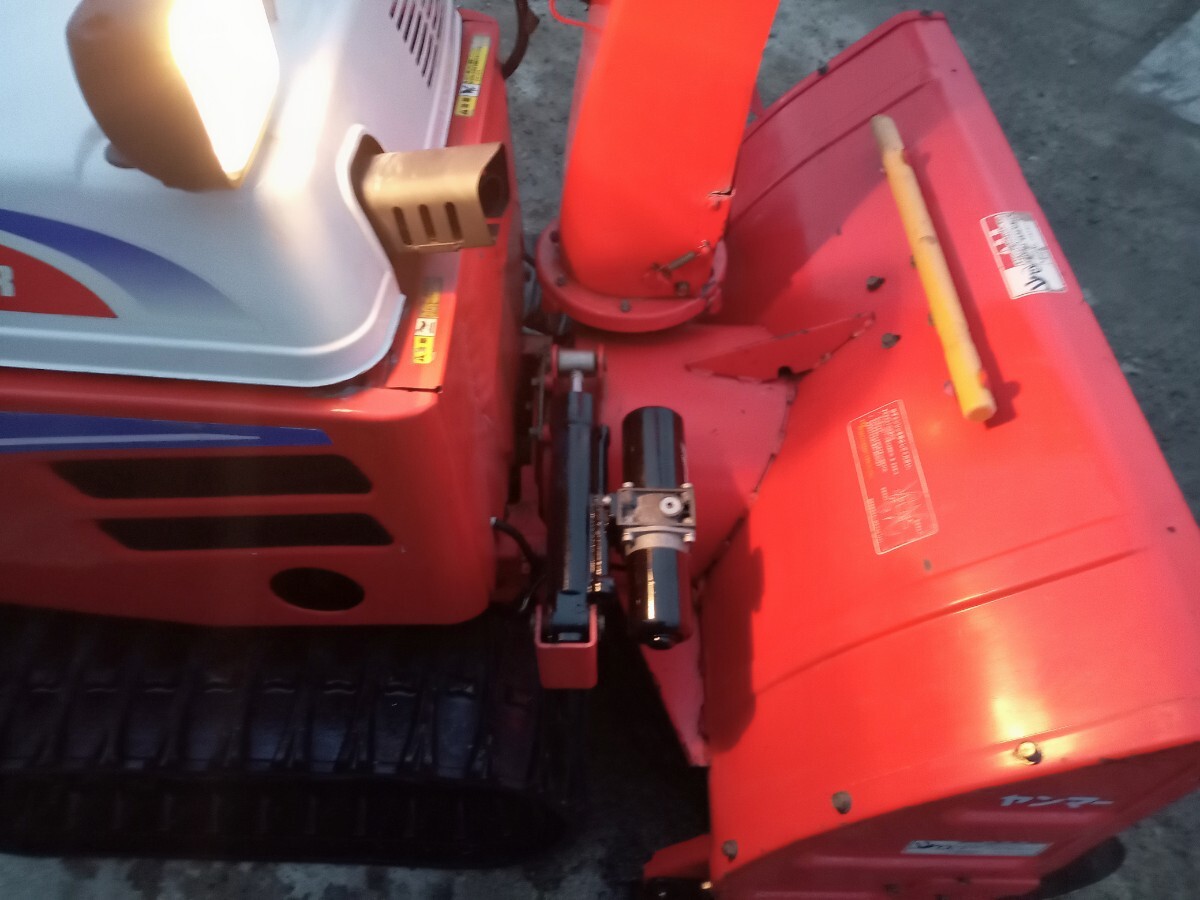 YANMAR　ヤンマー除雪機 YSRA122 ディーゼルエンジン　油圧ローリング、上下　電動シュウター　HST走行　是非突然の大雪に準備ください。_8