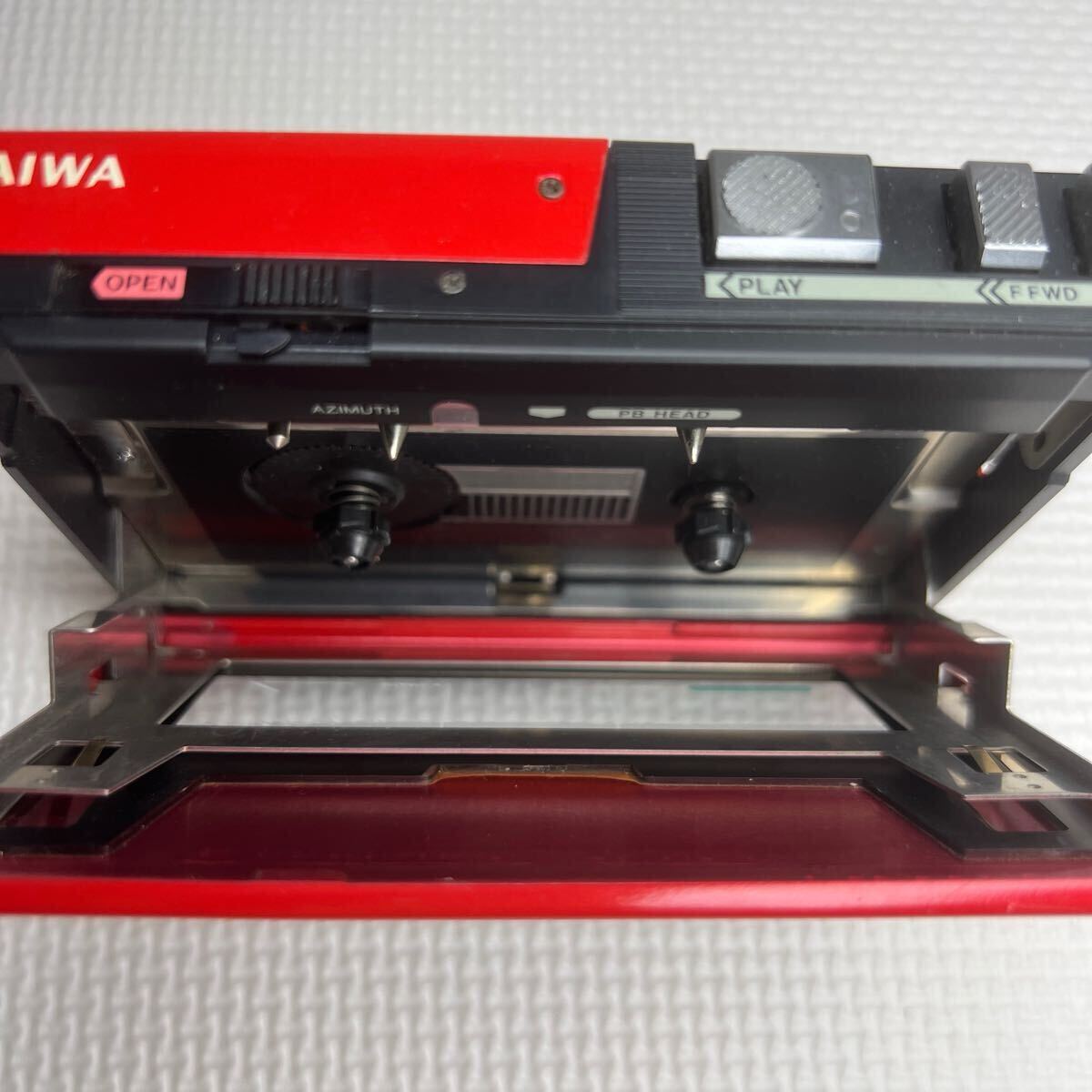 AIWA　アイワ　HS-P5　カセットプレーヤー　STEREO CASSETTE PLAYER 通電のみ確認　動作未確認【ジャンク】 AIWA HS-P5 カセットプレーヤー ジャンク カセットプレーヤー現状品 ステレオカセットプレーヤーの