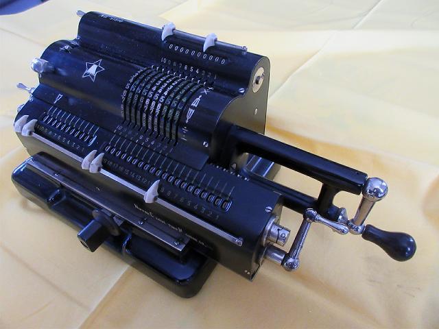 ☆手回し機械式計算機☆ 中古品 公式通販