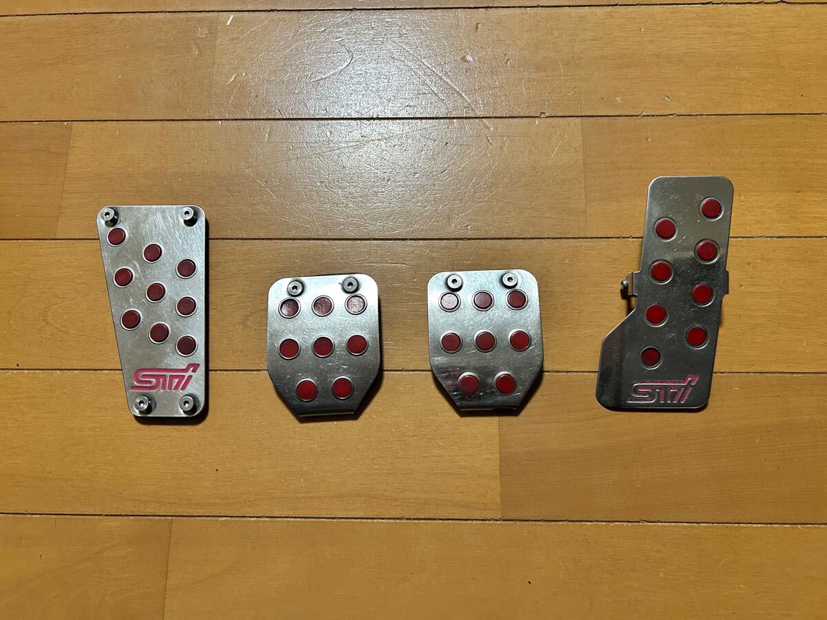 【希少】【廃盤】STIペダルパッドセット MT用 当時物 スバル インプレッサ レガシィ フォレスター等 GC GF GD GG BE BH スバル STI ペダルカバー ペダルパッドセット（AT&frasl;CVT車用）SUBARU gp3 GRB