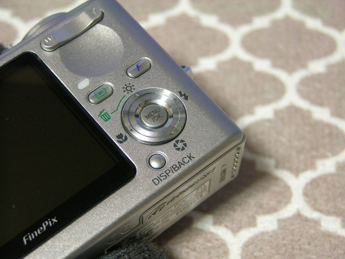 FinePix F11 コンパクトデジカメ xDカード2GB付き オールドコンデジ】20年近く前のコンデジの実力は？スーパーCCD
