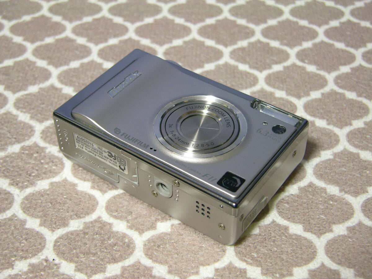 ☆オールドコンデジ☆フジフイルム・FUJIFILM・FinePix F11・中古良品 