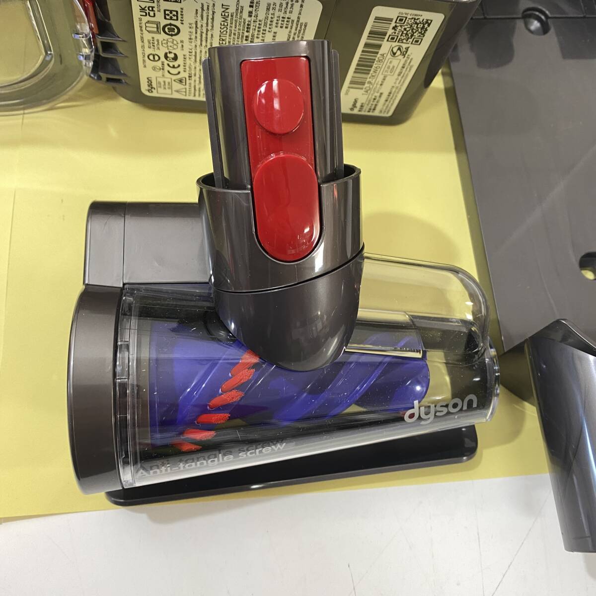Dyson ダイソン V8 SV25 コードレスクリーナー 掃除機 箱有り