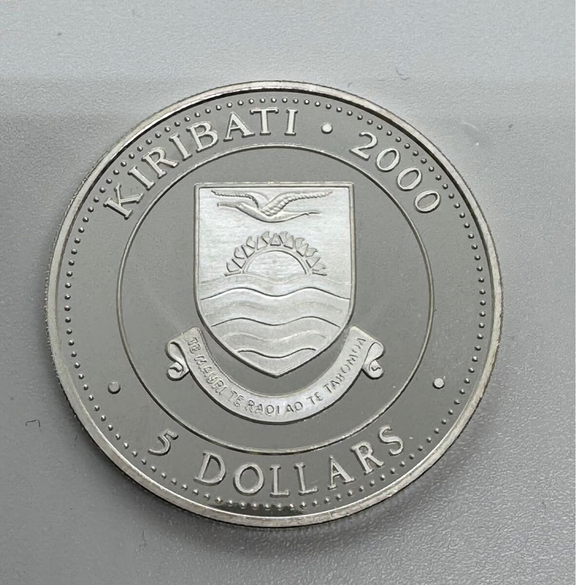 ☆キリバス Kiribati 天皇在位10年記念 5ドル銀貨 2000年 成分分析済み☆