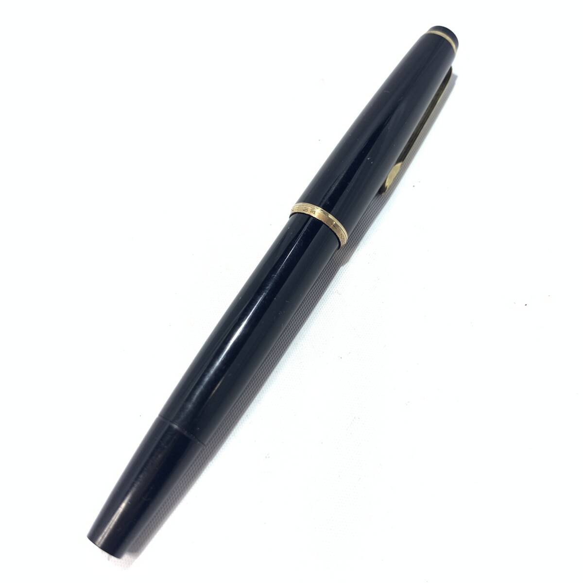 Montblanc 万年筆 黒色モンブラン14C 585
