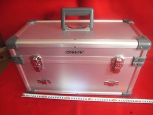 アルミバック　ボストンバック　アルミカバン　道具入れ　器材入れ　アウトドア　キャン