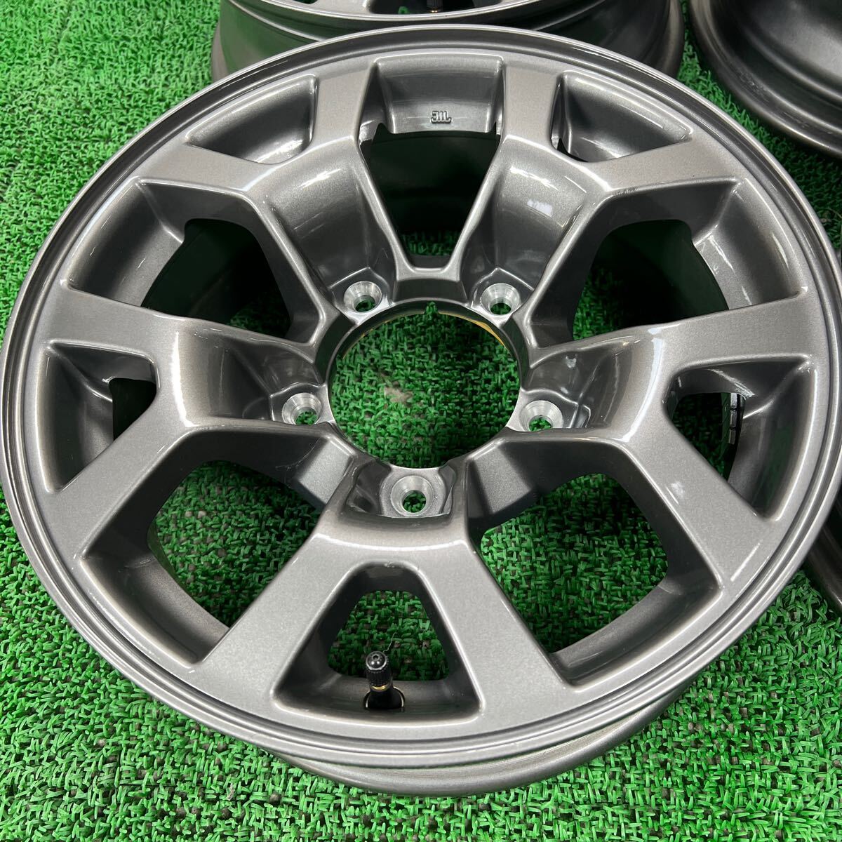251-118】新車外し ジムニーシエラ JB74W PCD139.7 5H 16×5.5J ET+5 15 