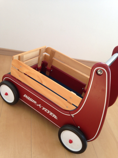 Radioflyer ラジオフライヤー 手押し車 おもちゃ箱 収納 手押し車 カタカタ 売買されたオークション情報 Yahooの商品情報をアーカイブ公開 オークファン Aucfan Com
