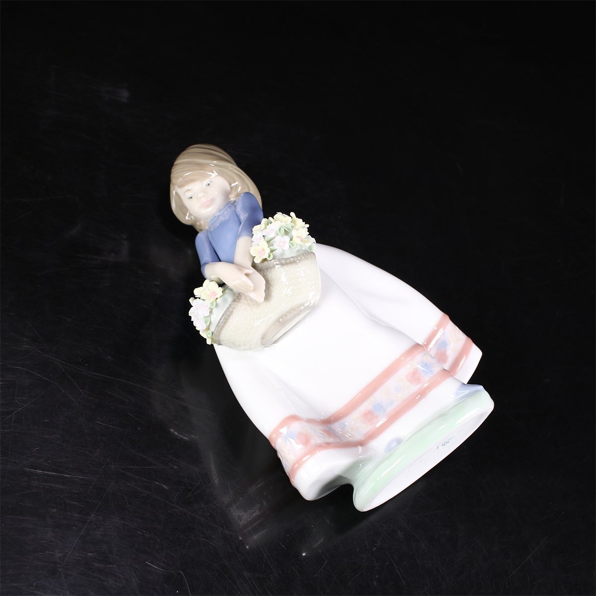 【吉】CK033 LLADRO 【リヤドロ】 フィギュリン 磁器人形 花籠美少女 置物 高17.5㎝／共箱付 美品！_8