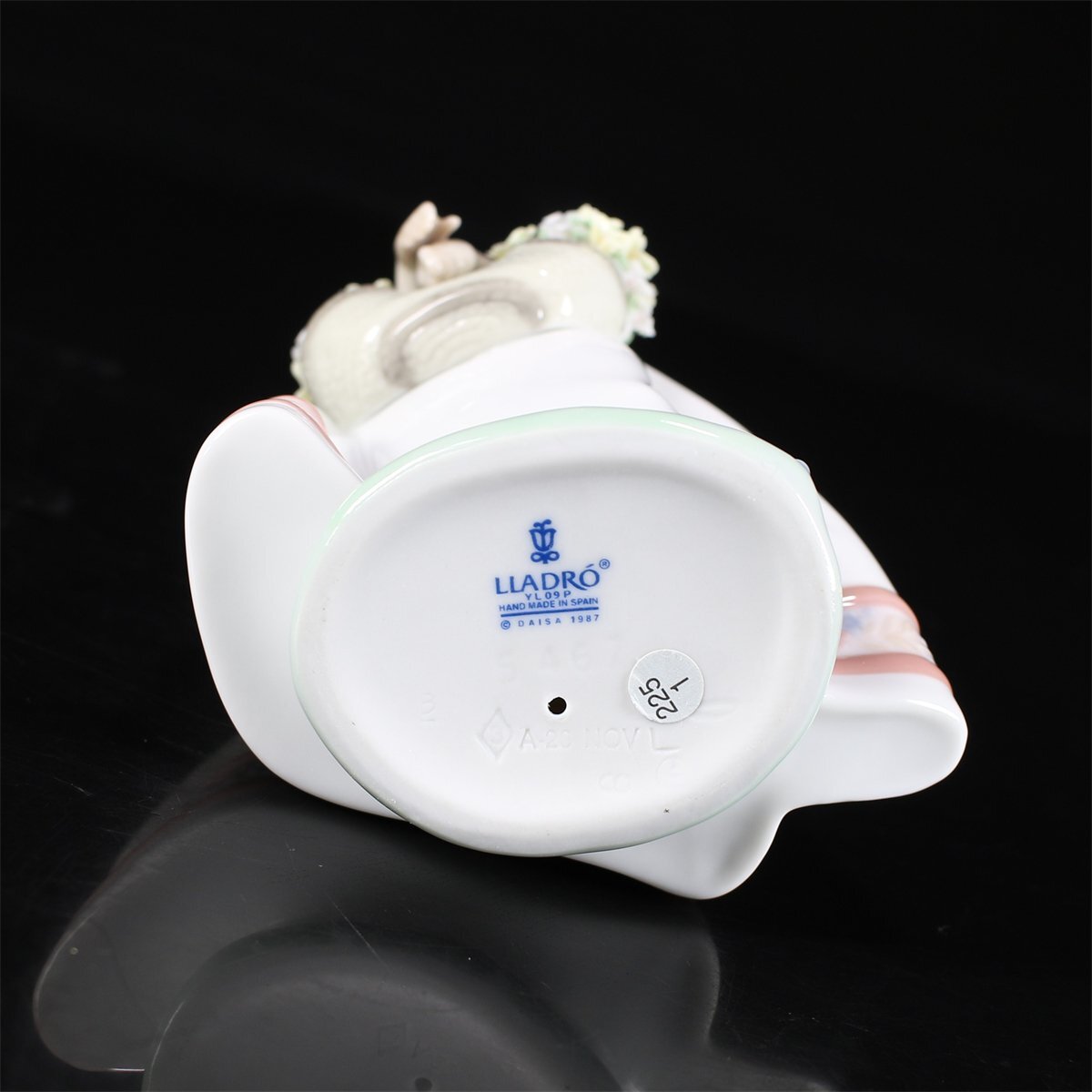 【吉】CK033 LLADRO 【リヤドロ】 フィギュリン 磁器人形 花籠美少女 置物 高17.5㎝／共箱付 美品！_9